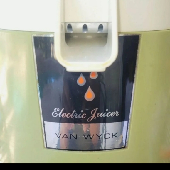 Vintage Van Wyck Press-A-Matic Electric Juicer - Picture 2 of 9